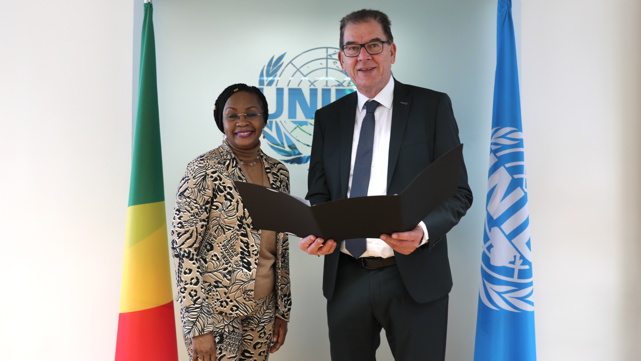 Her Excellency H.E. Ms. Edith-Antoinette ITOUA, presents her credentials as Permanent Representative of Democratic Republic of the Congo to UNIDO to the Director General, Mr. Gerd Müller